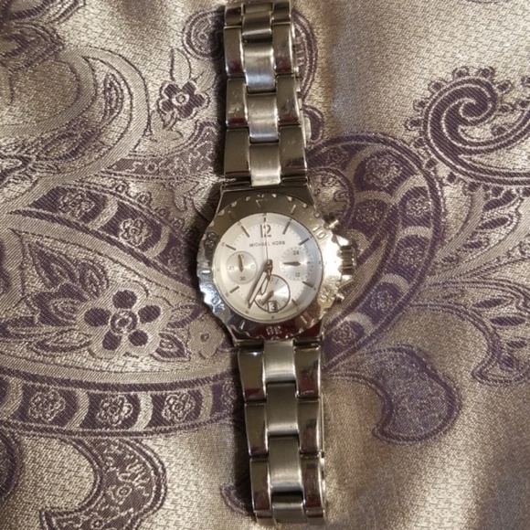 Michael Kors Watch - Picture 3 of 3
